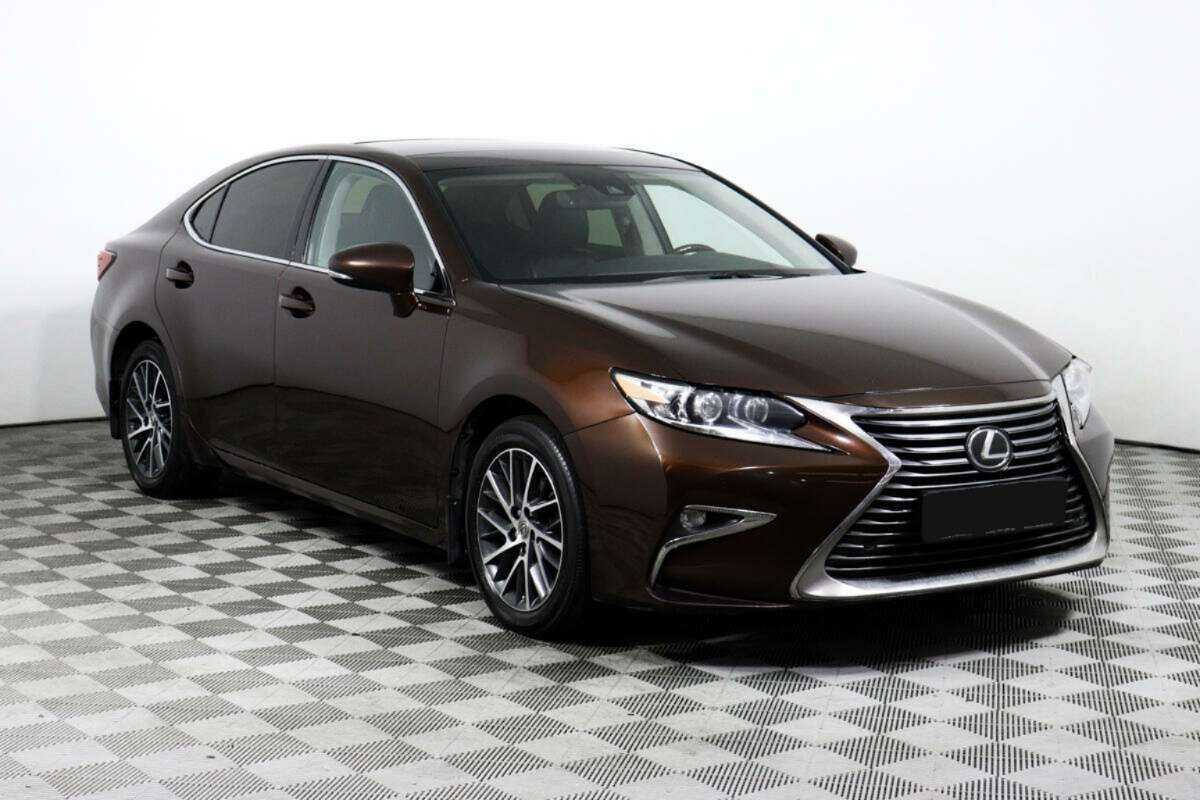 Lexus ES с пробегом — 2016 год. Фото: #2