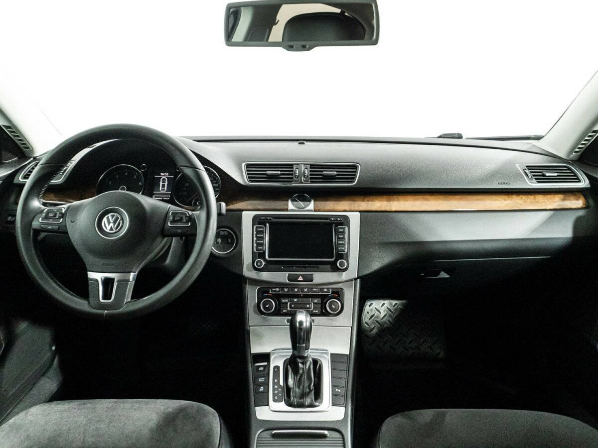 Volkswagen Passat с пробегом — 2011 год. Фото: #13