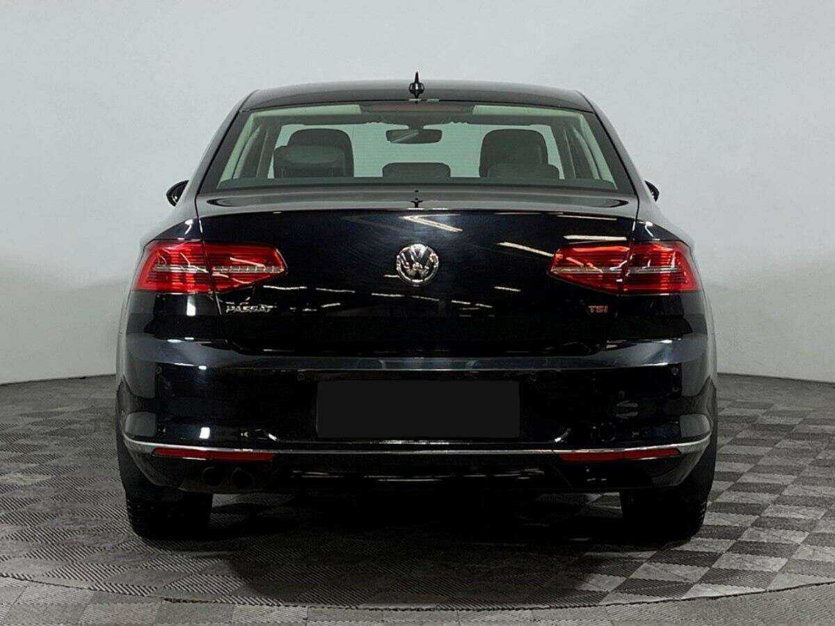 Volkswagen Passat с пробегом — 2017 год. Фото: #5