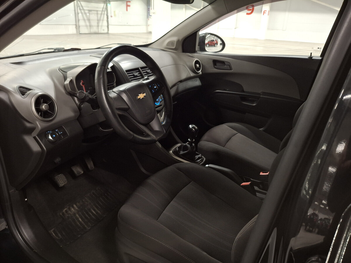 Chevrolet Aveo с пробегом — 2012 год. Фото: #15