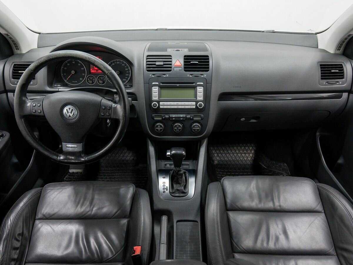 Volkswagen Golf с пробегом — 2008 год. Фото: #9