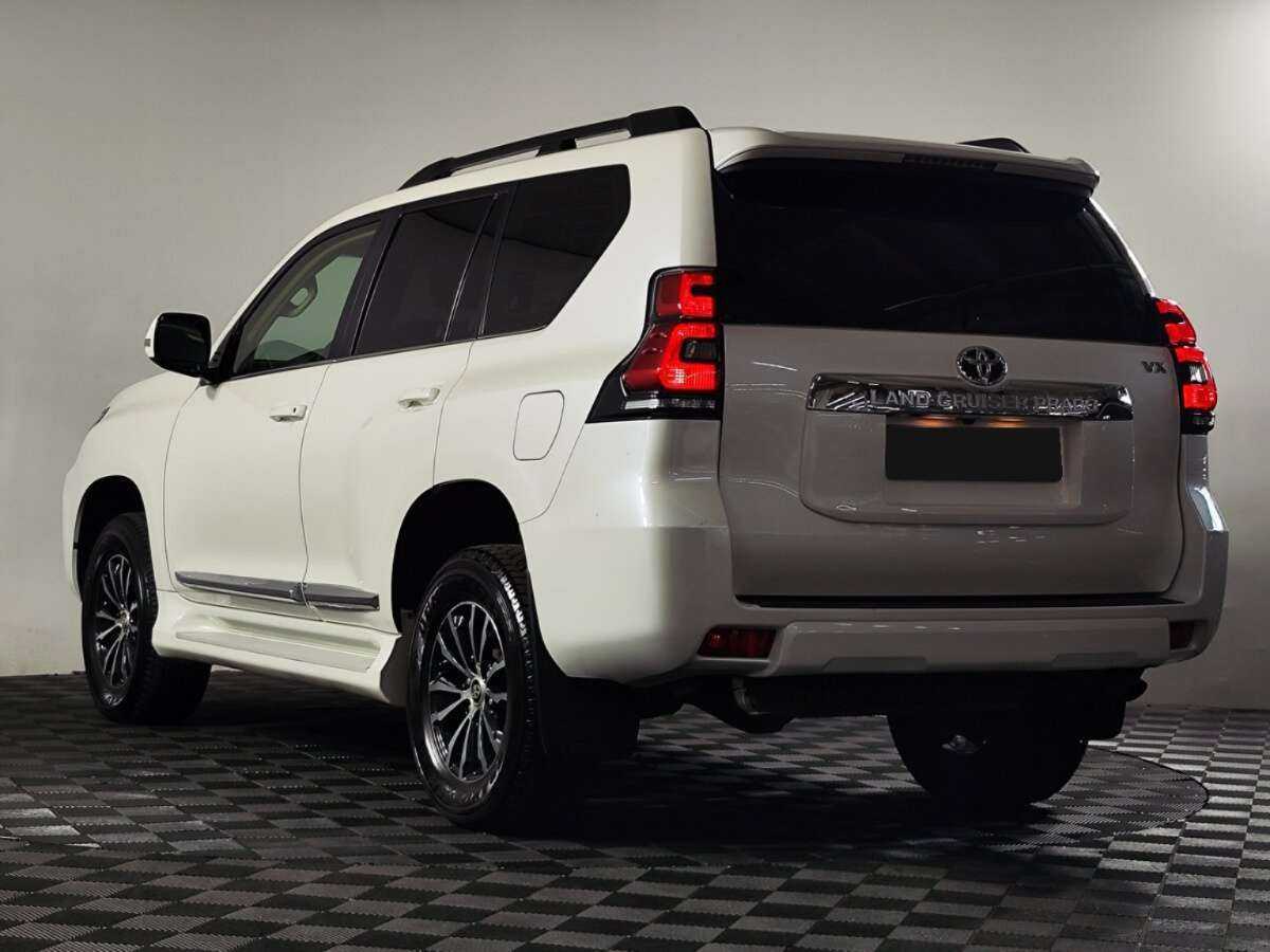 Toyota Land Cruiser Prado с пробегом — 2021 год. Фото: #3