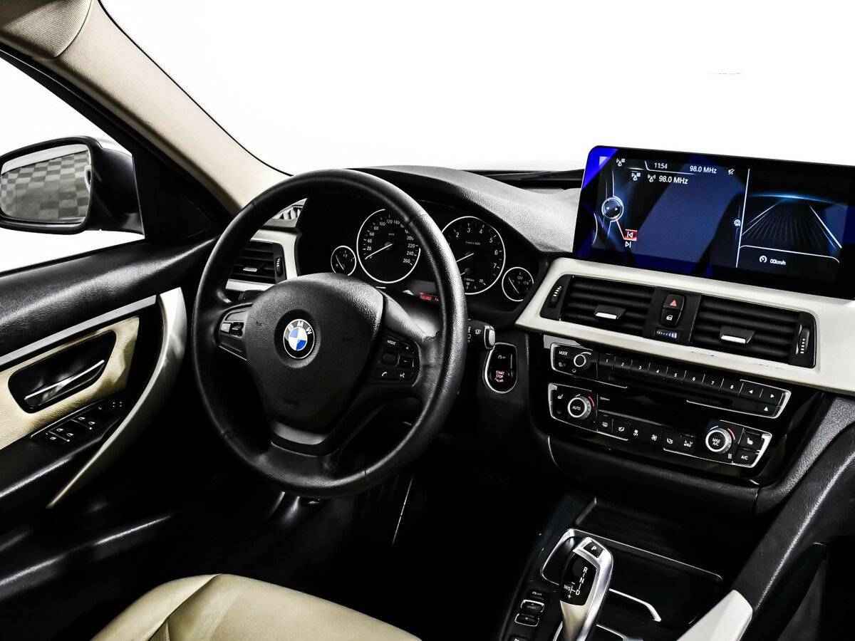 BMW 3 серии с пробегом — 2015 год. Фото: #8