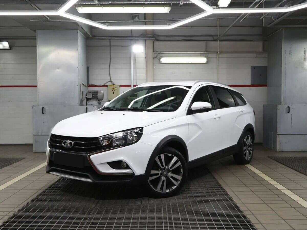 Lada (ВАЗ) Vesta с пробегом — 2018 год. Посмотреть фото