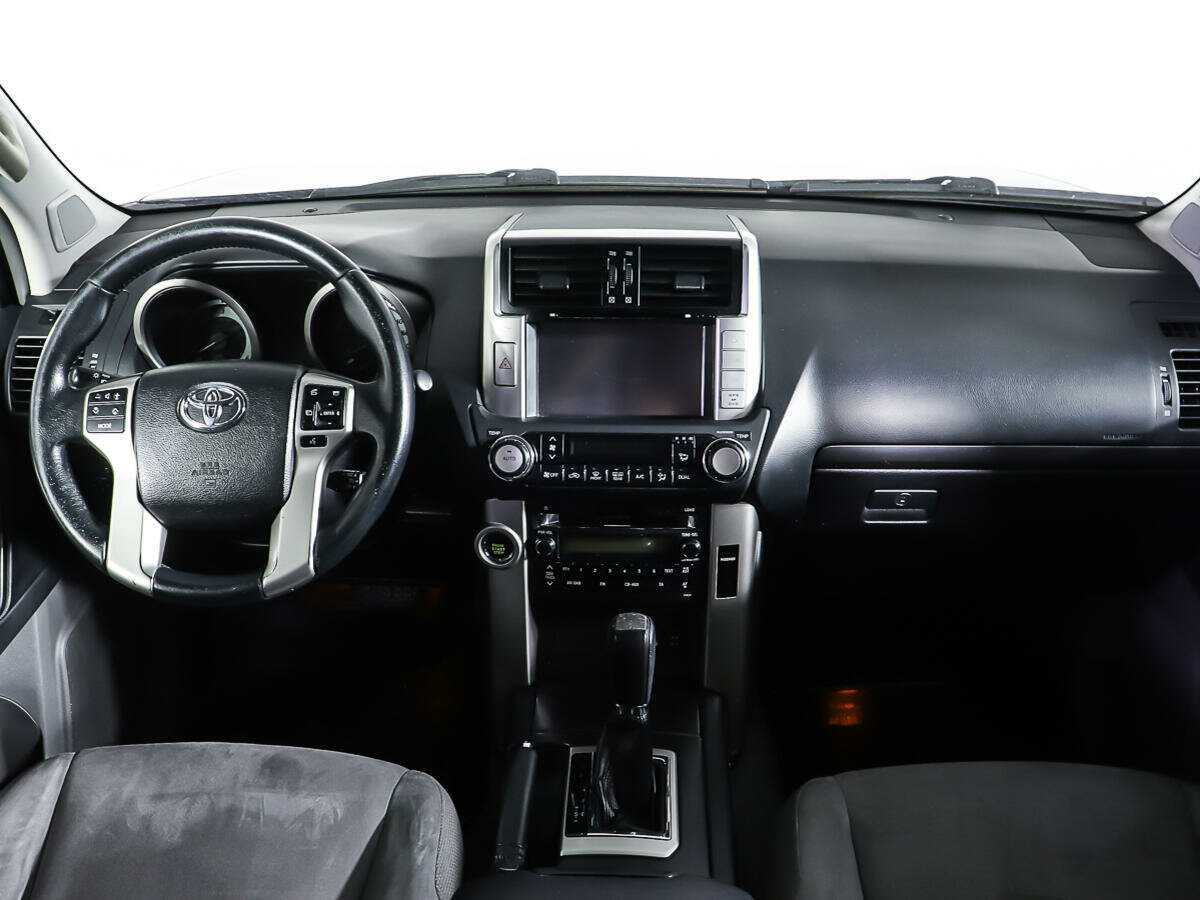 Toyota Land Cruiser Prado с пробегом — 2010 год. Фото: #12