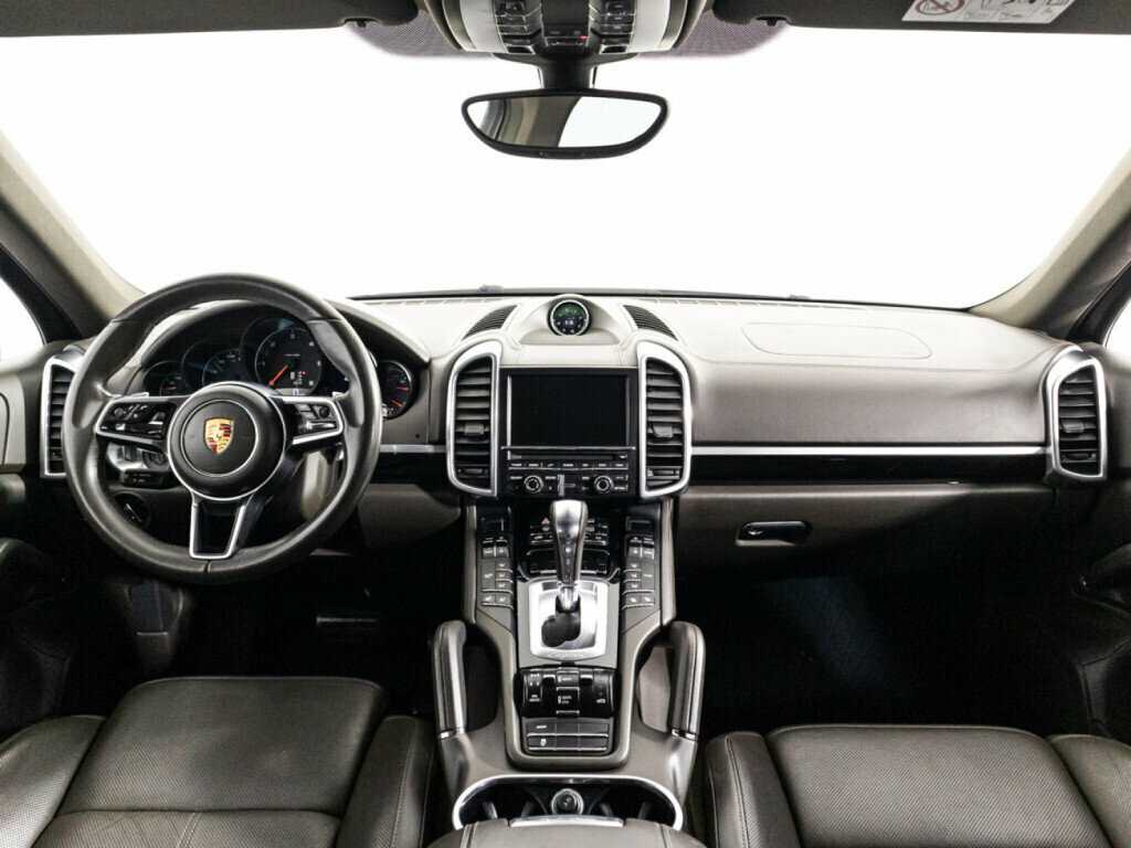Porsche Cayenne с пробегом — 2015 год. Фото: #12
