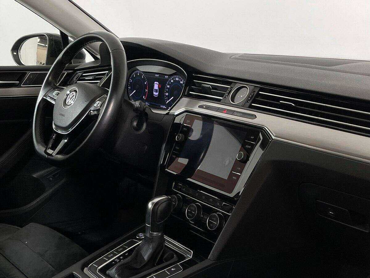 Volkswagen Passat с пробегом — 2017 год. Фото: #8