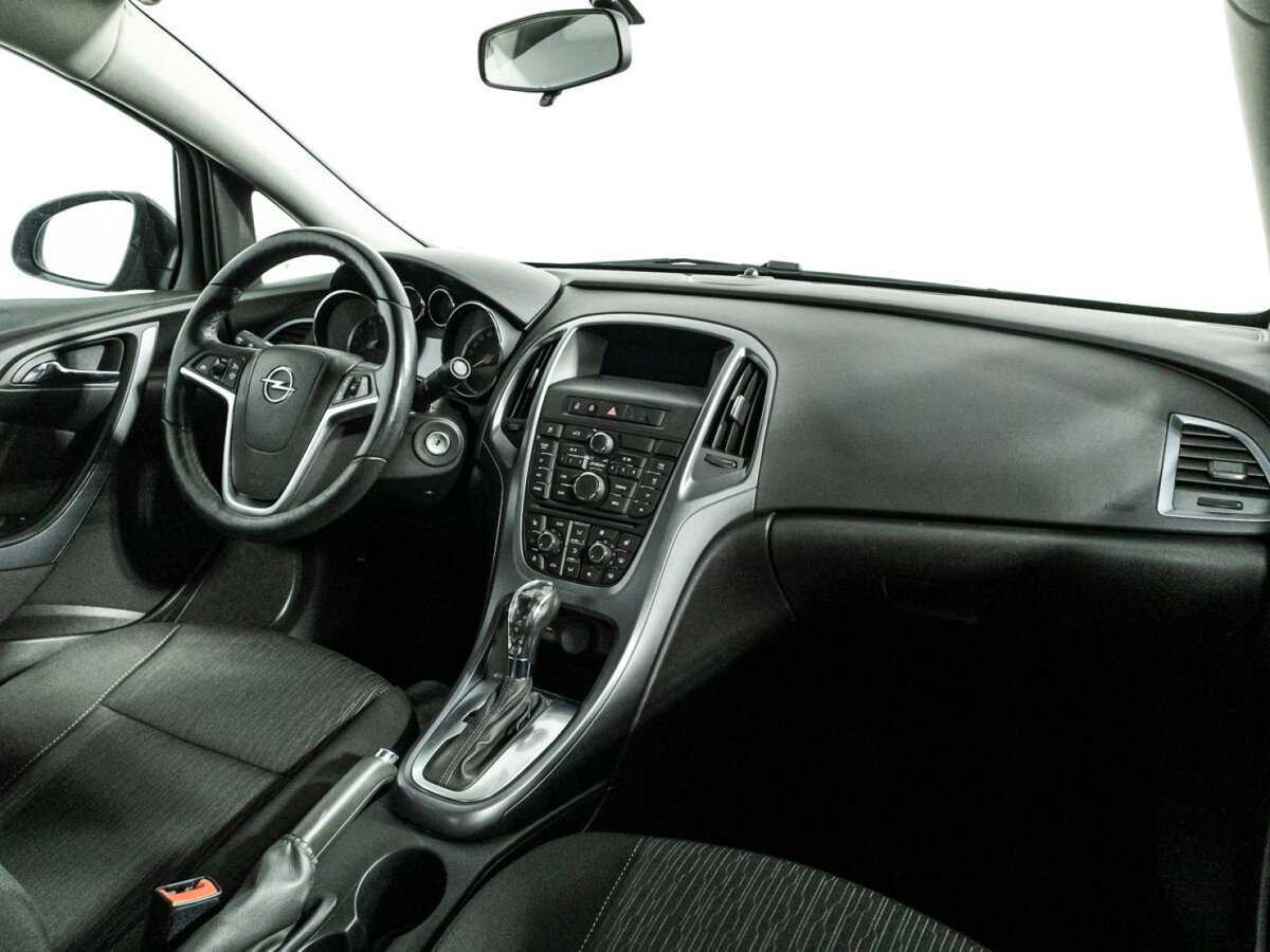 Opel Astra с пробегом — 2014 год. Фото: #8