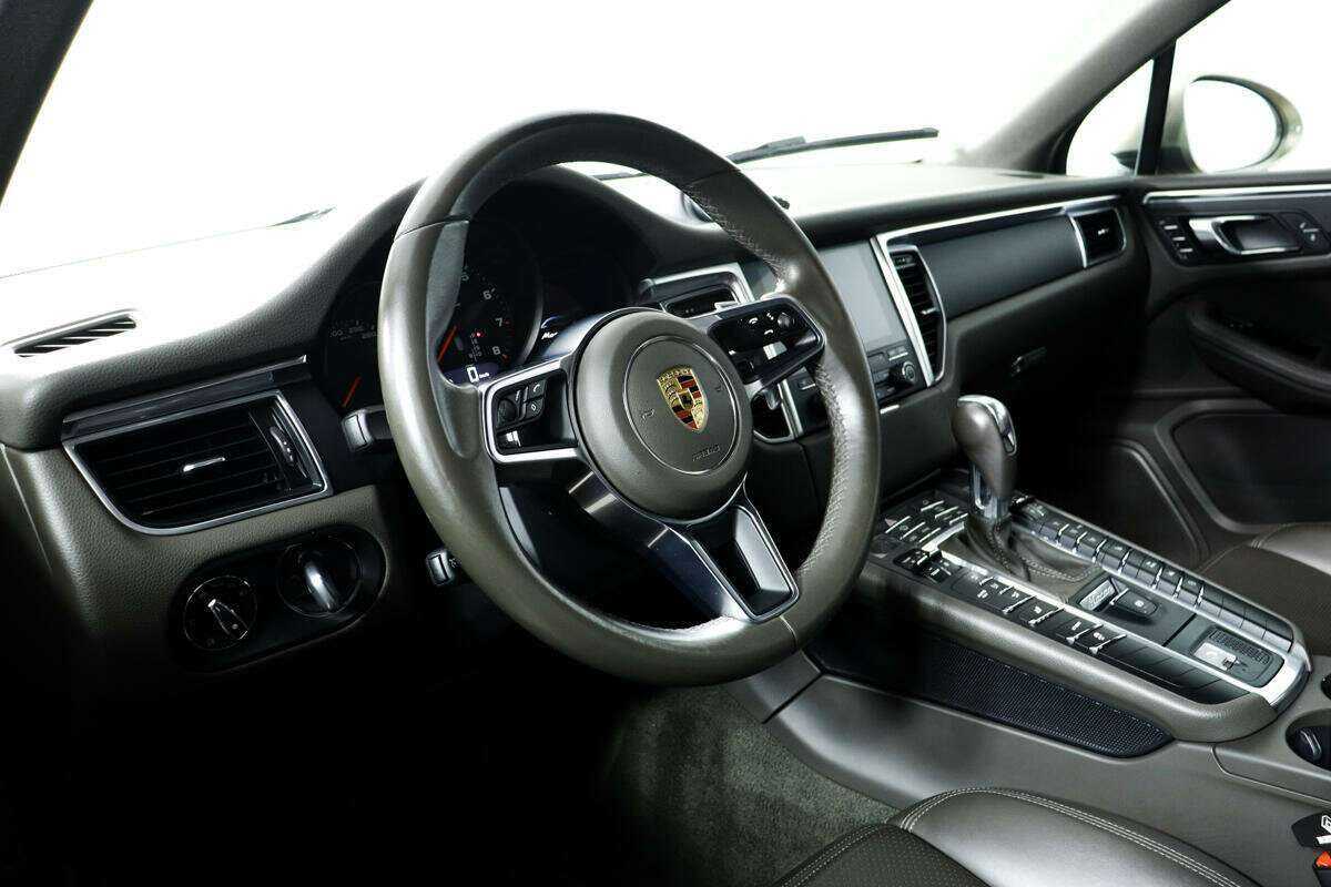 Porsche Macan с пробегом — 2017 год. Фото: #12