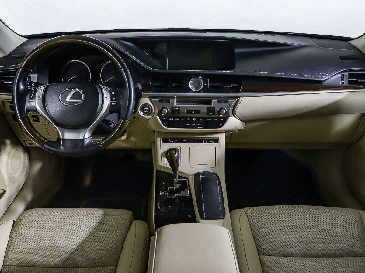 Lexus ES с пробегом — 2013 год. Фото: #10