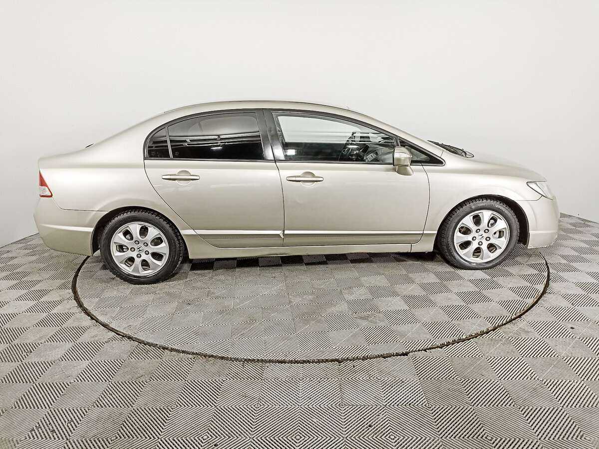 Honda Civic с пробегом — 2007 год. Фото: #3