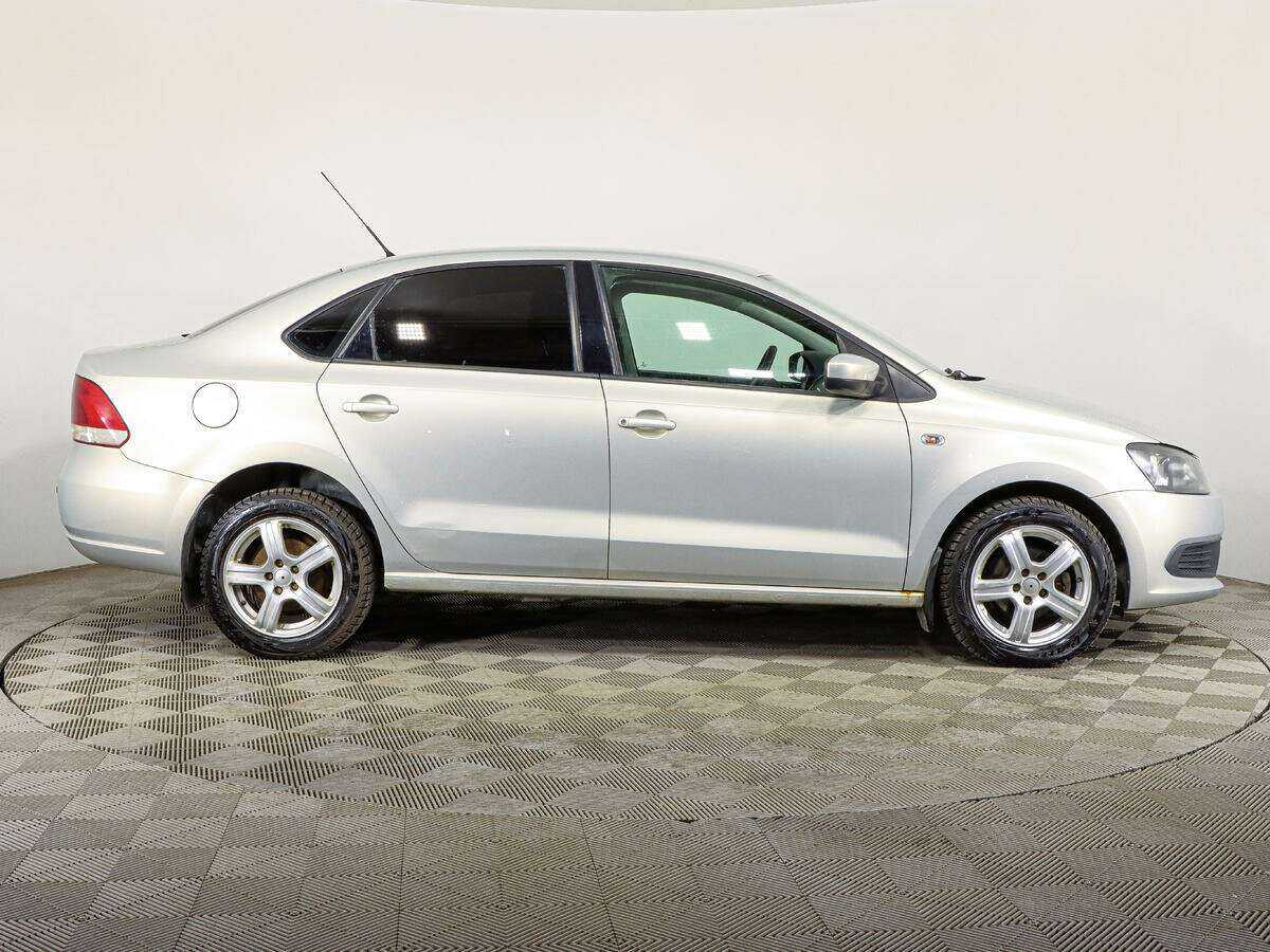 Volkswagen Polo с пробегом — 2011 год. Фото: #3