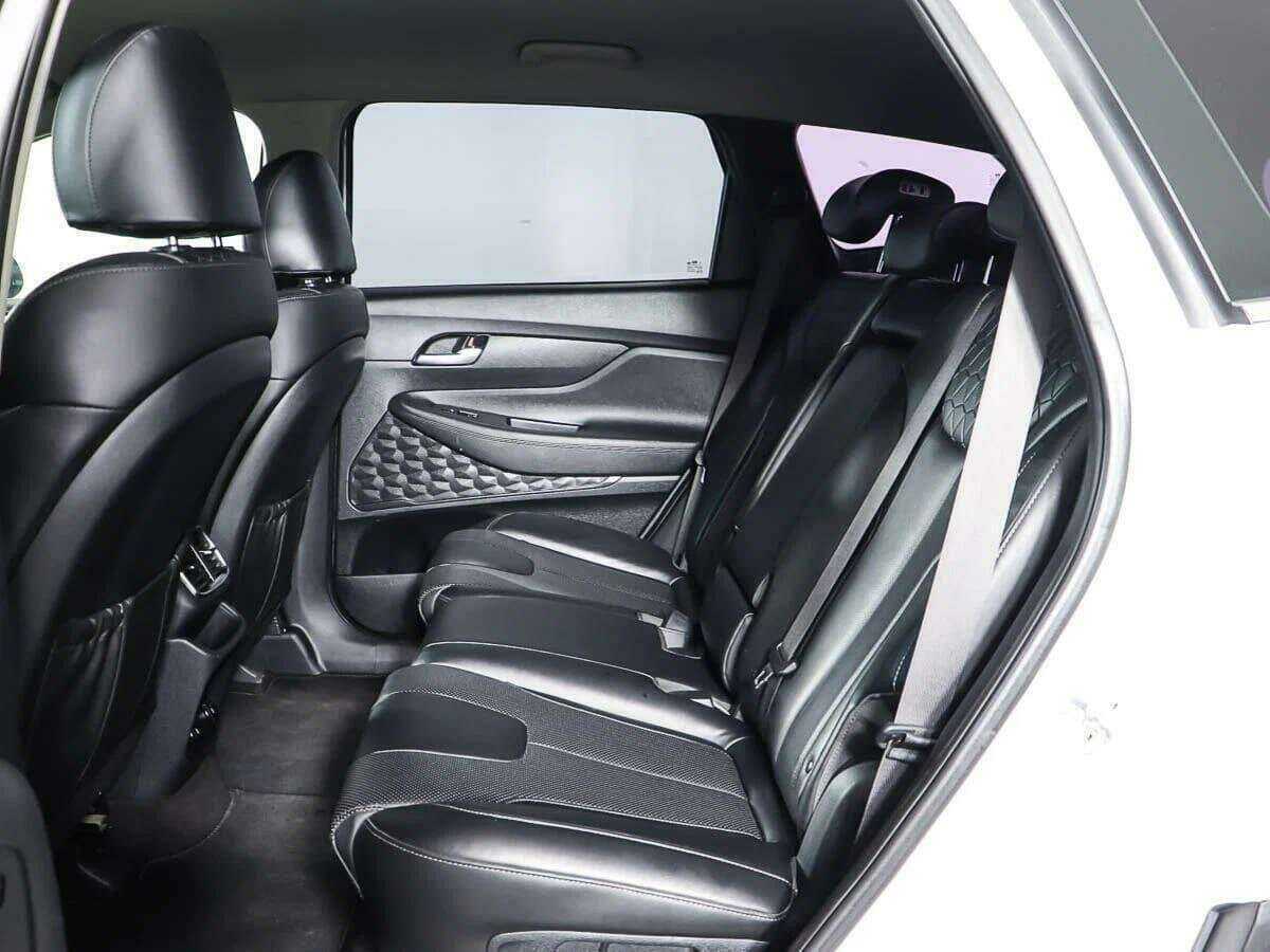 Hyundai Santa Fe с пробегом — 2018 год. Фото: #12