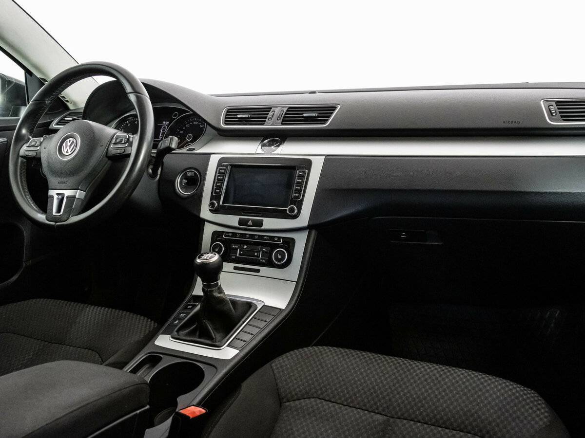 Volkswagen Passat с пробегом — 2011 год. Фото: #6