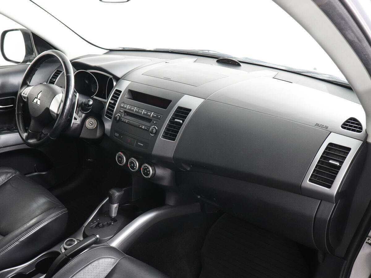 Mitsubishi Outlander с пробегом — 2008 год. Фото: #5