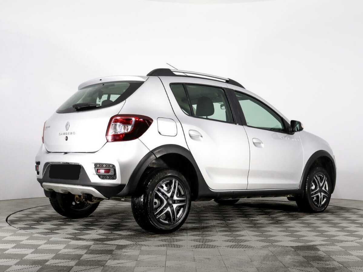 Renault Sandero с пробегом — 2017 год. Фото: #3