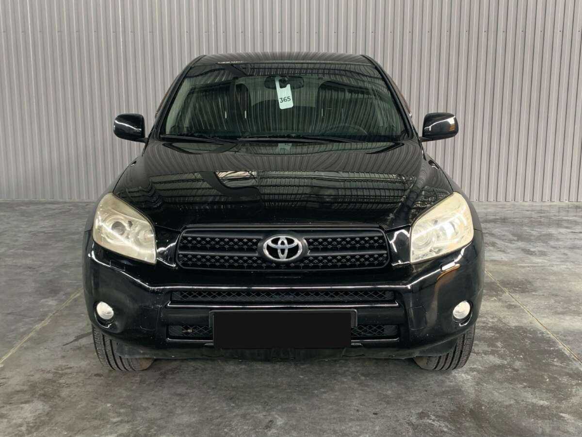 Toyota RAV4 с пробегом — 2006 год. Фото: #1