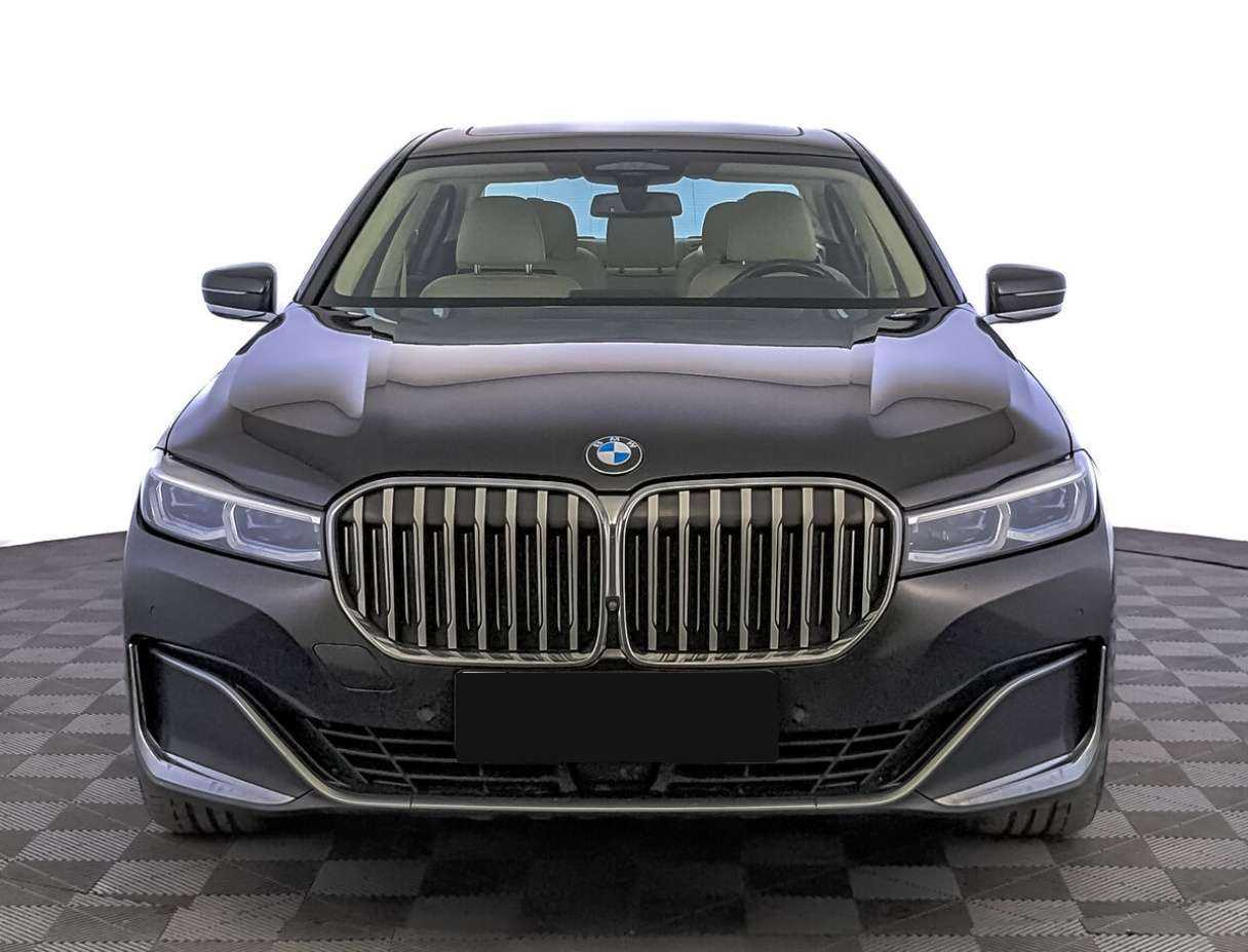 BMW 7 серии с пробегом — 2021 год. Фото: #1