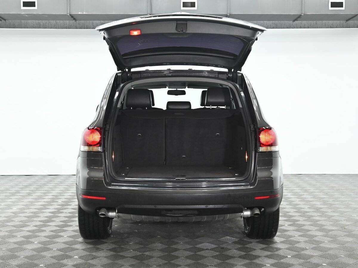 Volkswagen Touareg с пробегом — 2010 год. Фото: #4