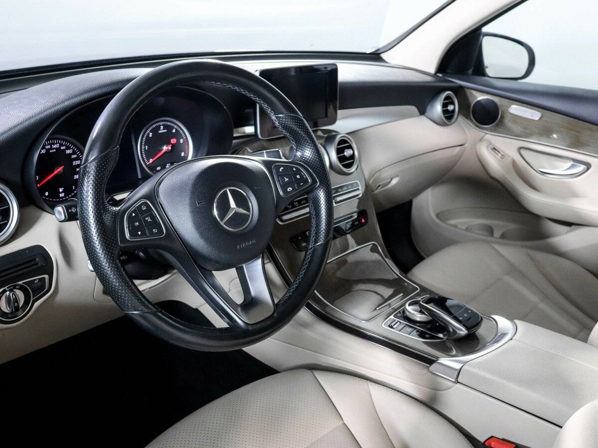 Mercedes-Benz GLC с пробегом — 2015 год. Фото: #13
