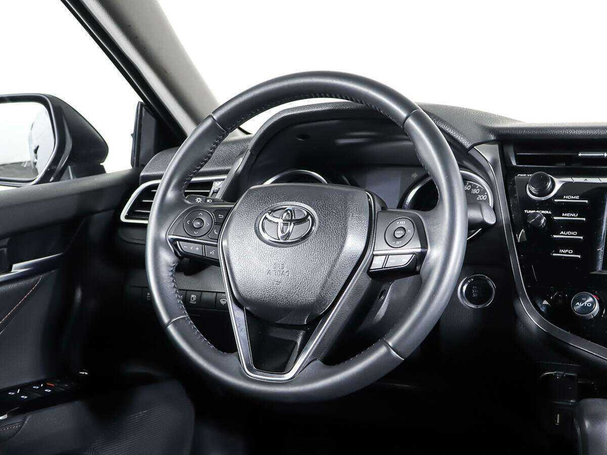Toyota Camry с пробегом — 2020 год. Фото: #14