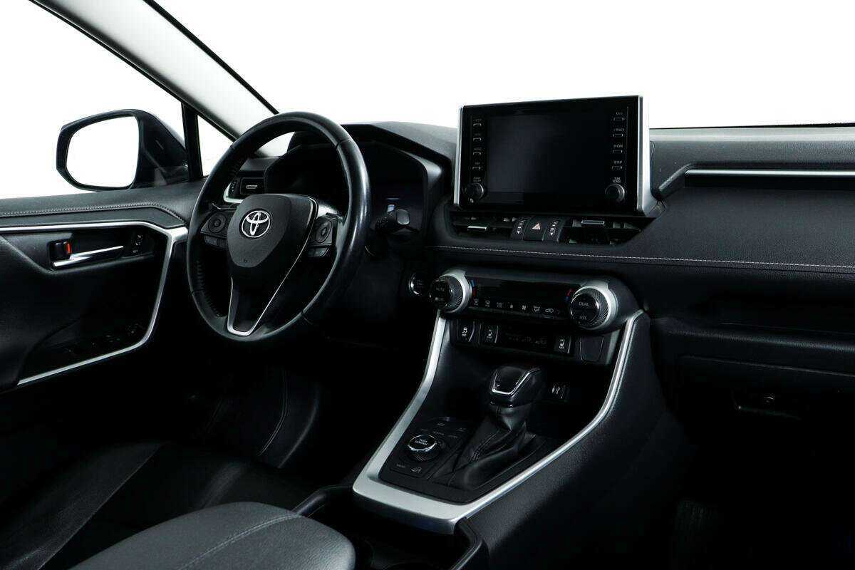 Toyota RAV4 с пробегом — 2019 год. Фото: #8
