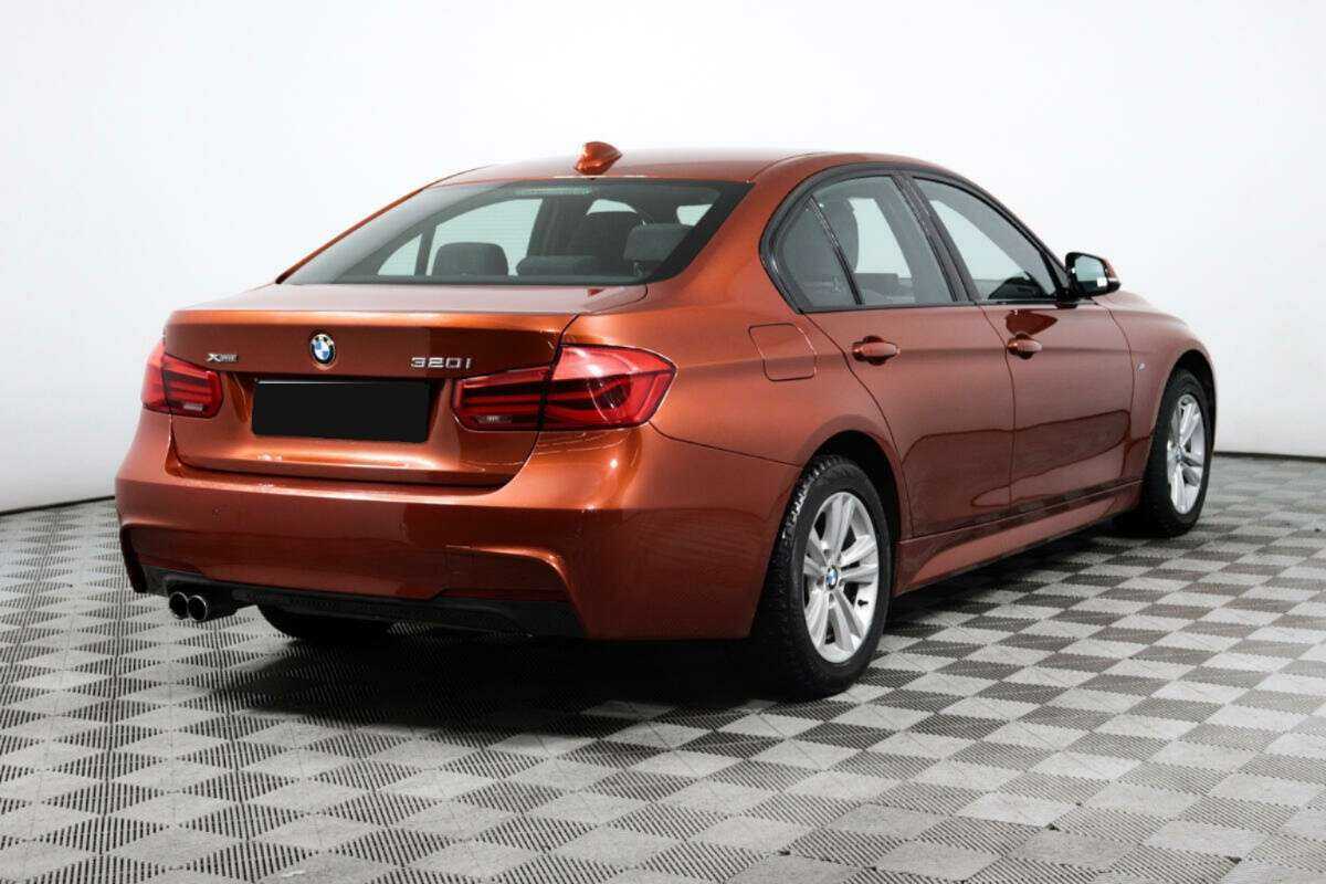 BMW 3 серии с пробегом — 2018 год. Фото: #4