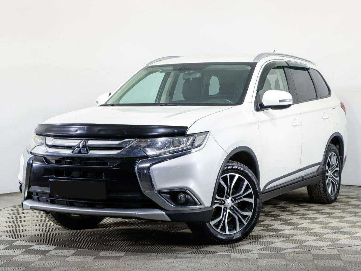 Mitsubishi Outlander с пробегом — 2015 год. Посмотреть фото