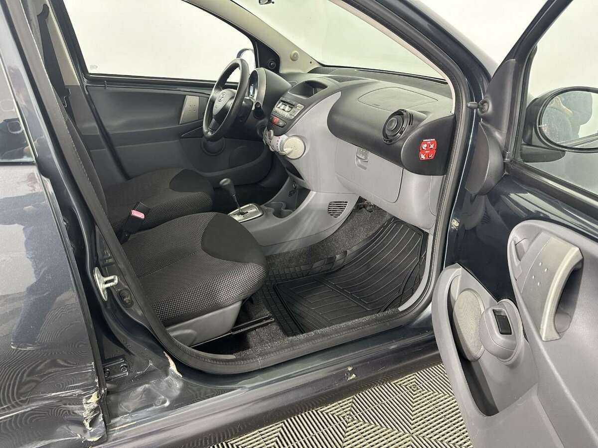 Toyota Aygo с пробегом — 2008 год. Фото: #13