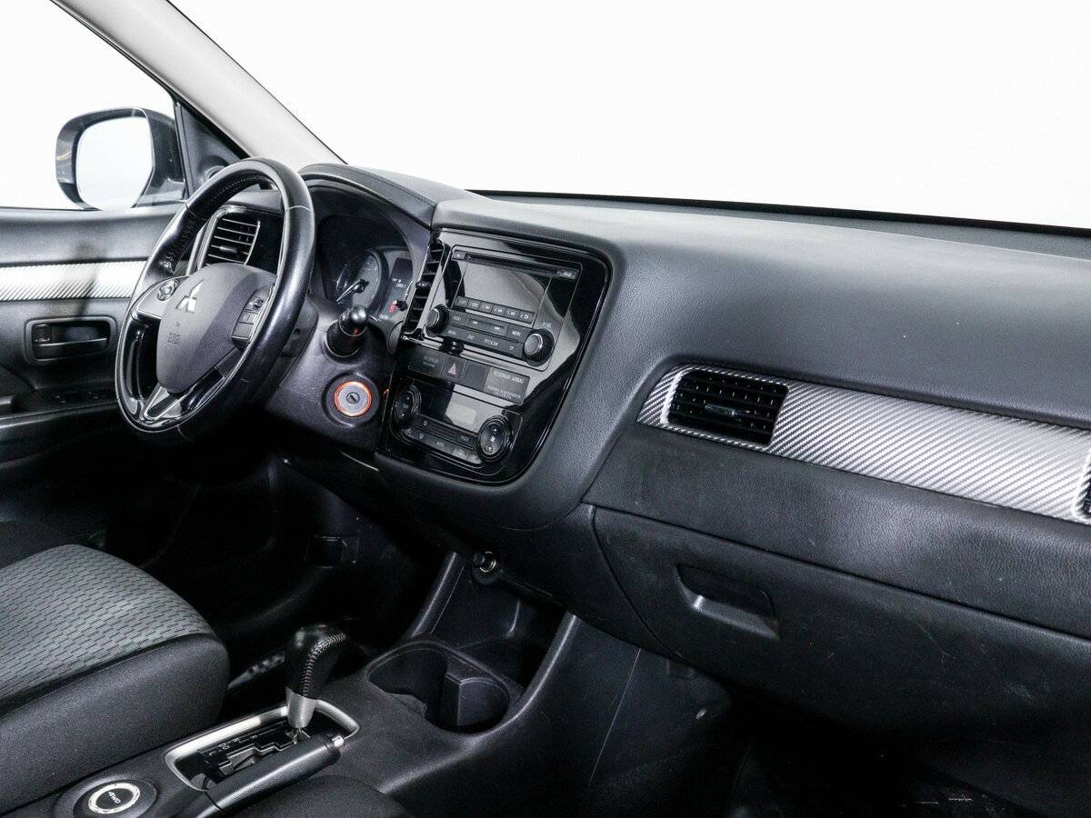 Mitsubishi Outlander с пробегом — 2015 год. Фото: #5