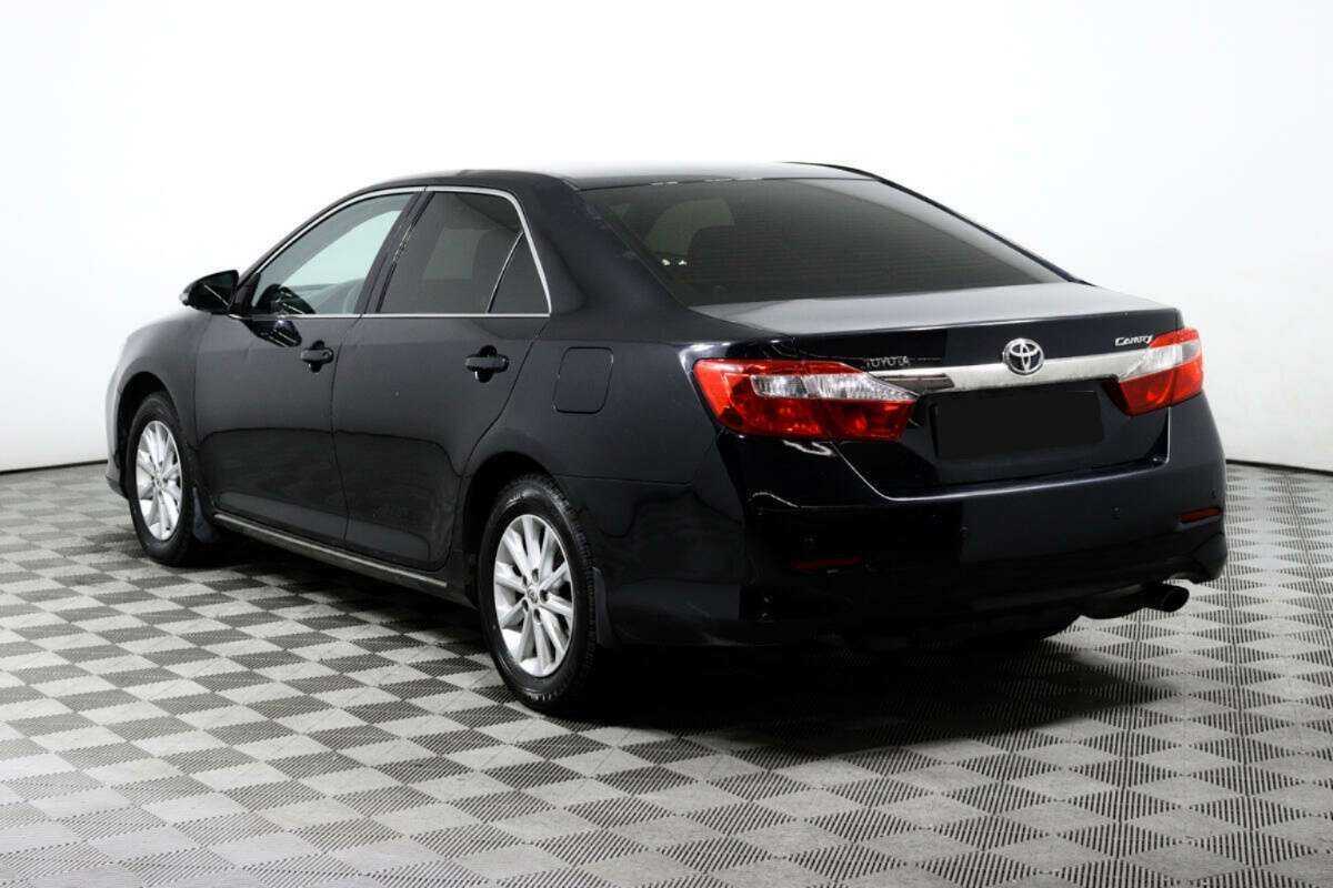 Toyota Camry с пробегом — 2012 год. Фото: #6