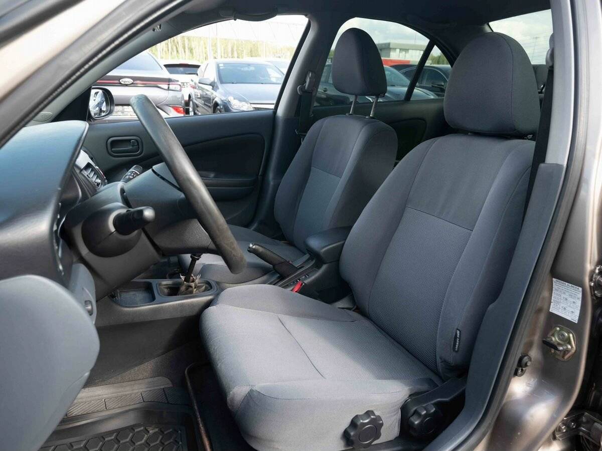 Nissan Almera с пробегом — 2004 год. Фото: #8