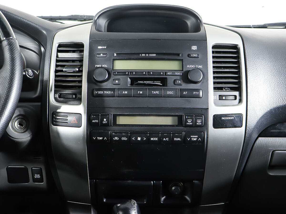 Toyota Land Cruiser Prado с пробегом — 2008 год. Фото: #10