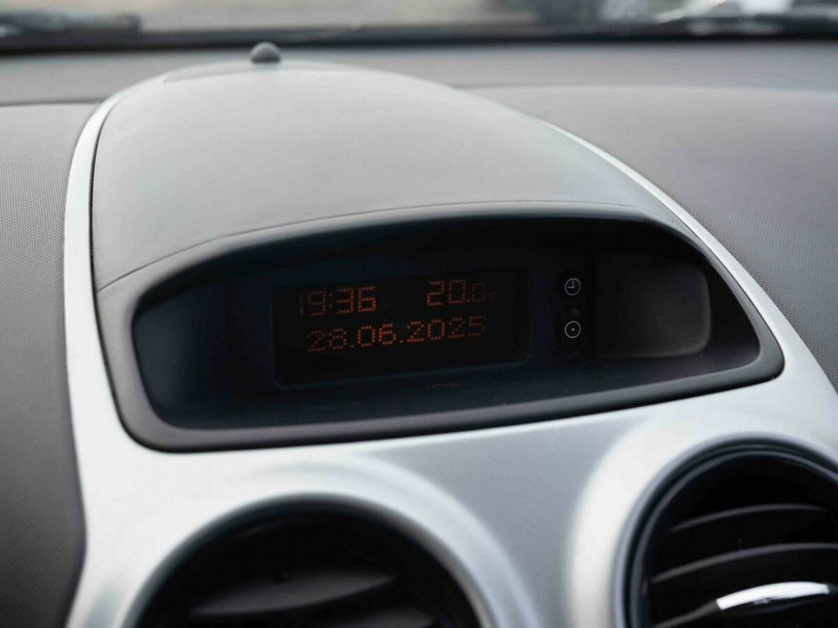 Opel Corsa с пробегом — 2008 год. Фото: #15