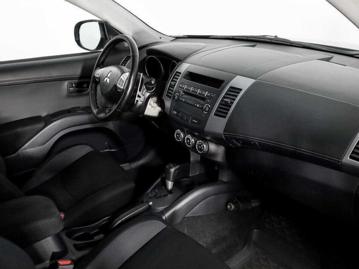 Mitsubishi Outlander с пробегом — 2011 год. Фото: #10