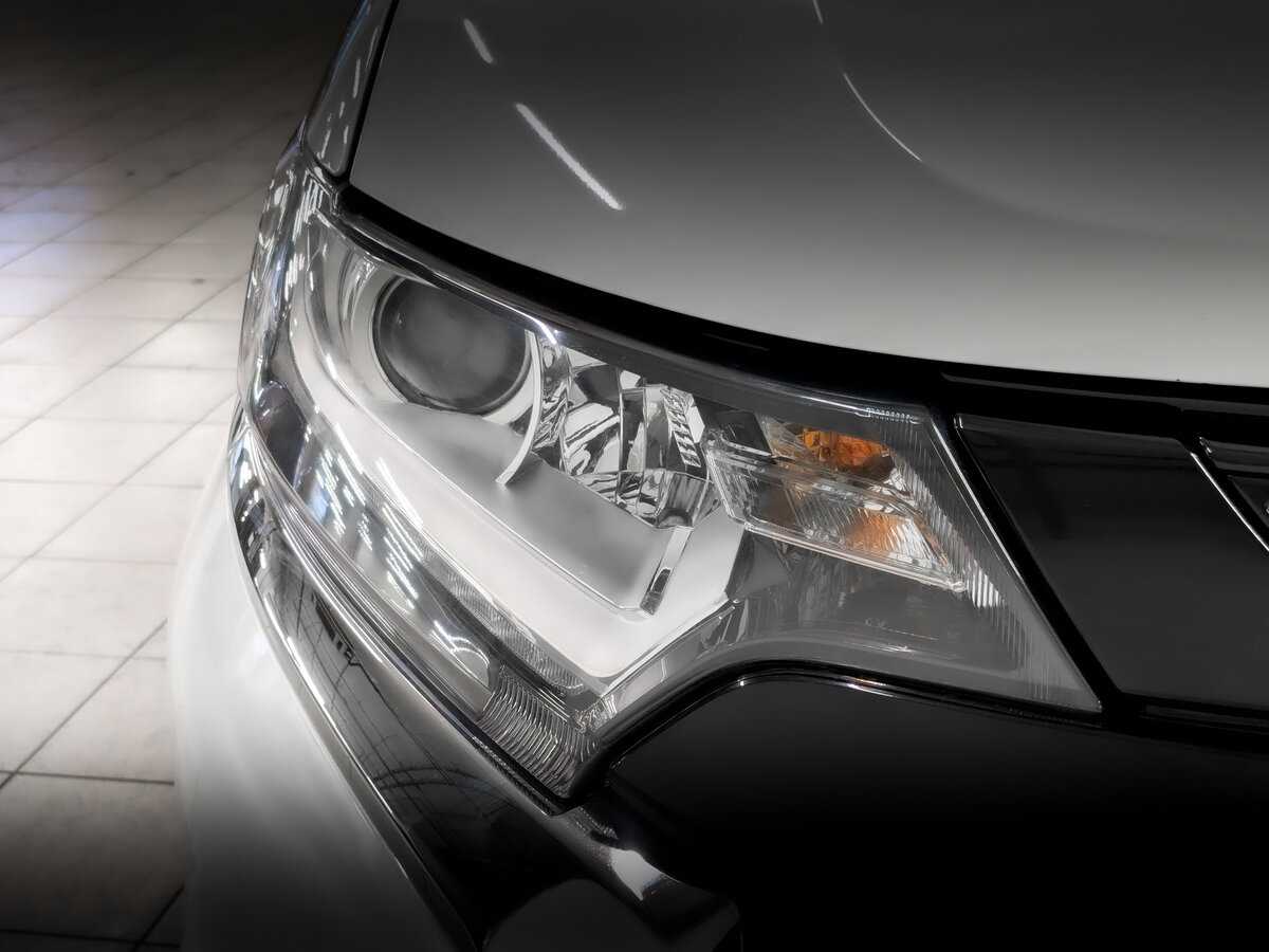 Mitsubishi Outlander с пробегом — 2022 год. Фото: #16