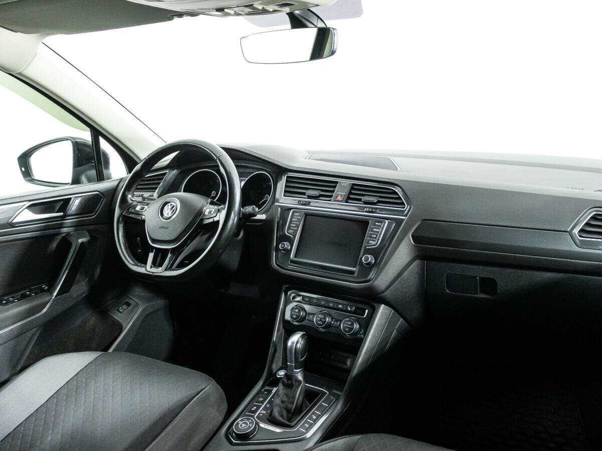 Volkswagen Tiguan с пробегом — 2017 год. Фото: #8
