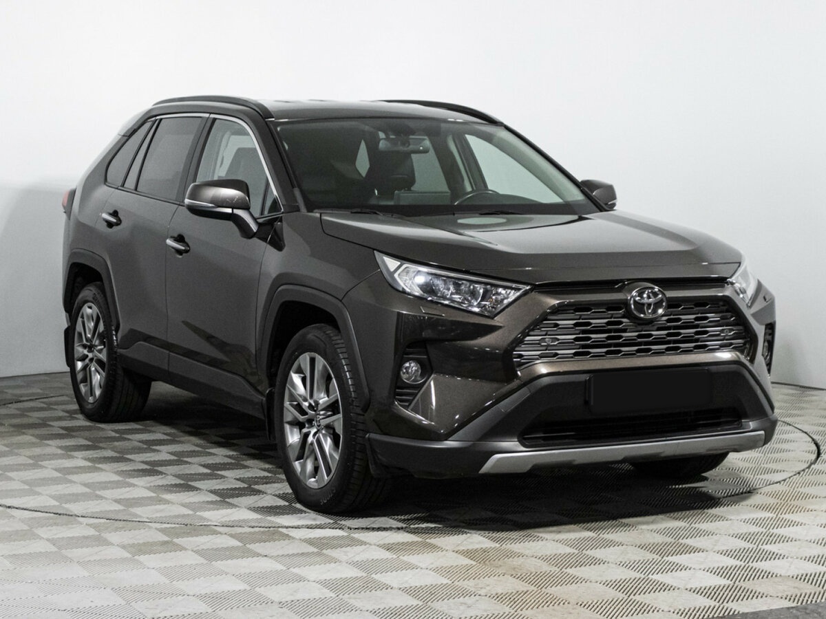 Toyota RAV4 с пробегом — 2020 год. Фото: #2
