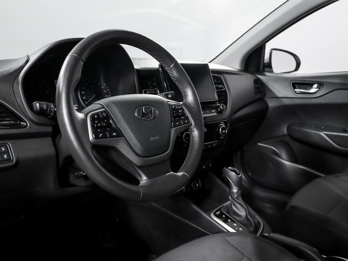 Hyundai Solaris с пробегом — 2021 год. Фото: #12