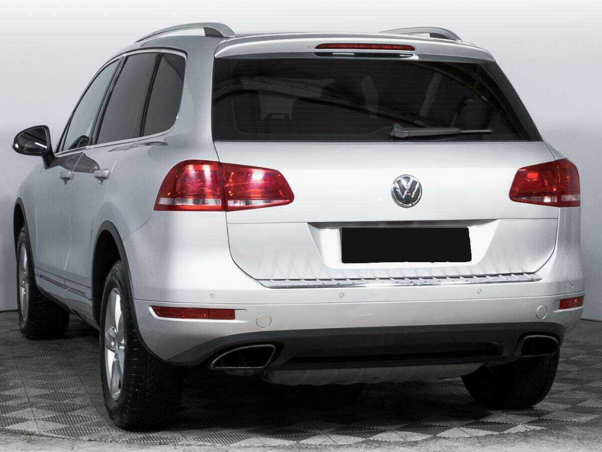 Volkswagen Touareg с пробегом — 2012 год. Фото: #6