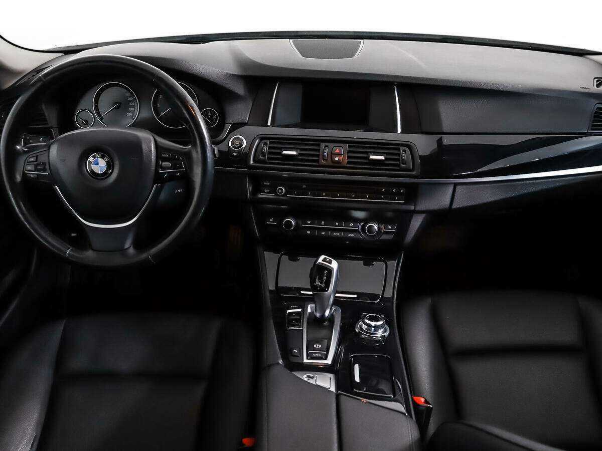 BMW 5 серии с пробегом — 2015 год. Фото: #12