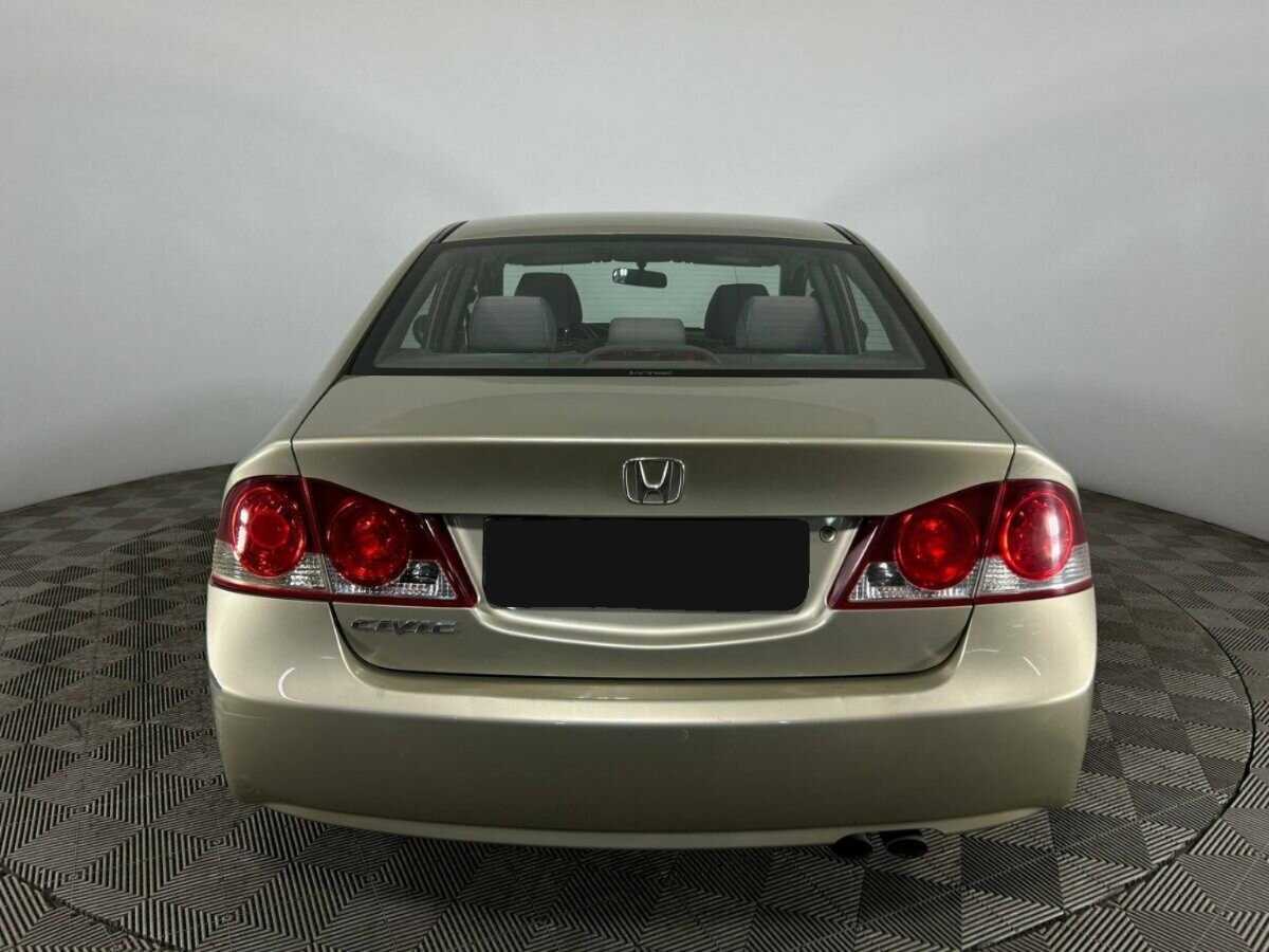 Honda Civic с пробегом — 2007 год. Фото: #2