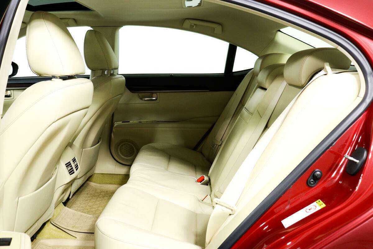 Lexus ES с пробегом — 2013 год. Фото: #11