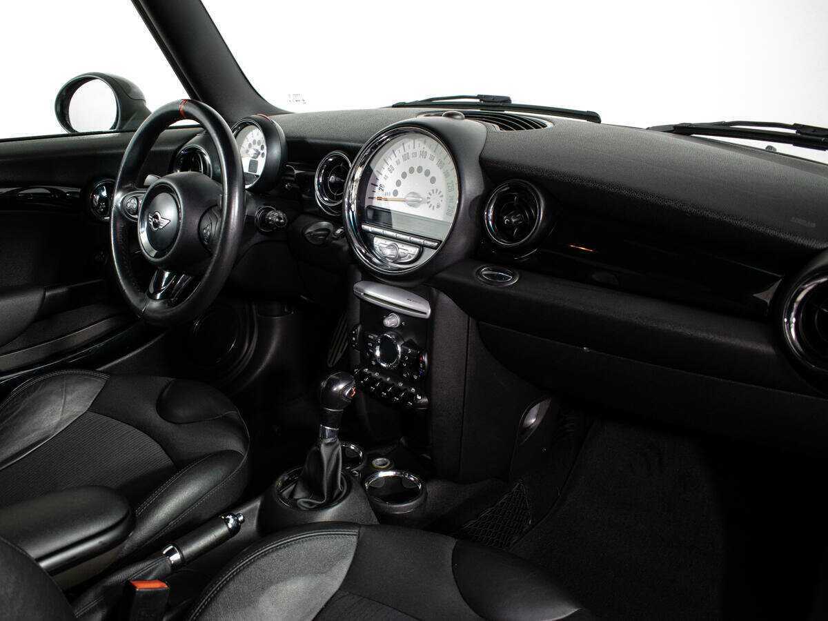 Mini Hatch с пробегом — 2012 год. Фото: #7