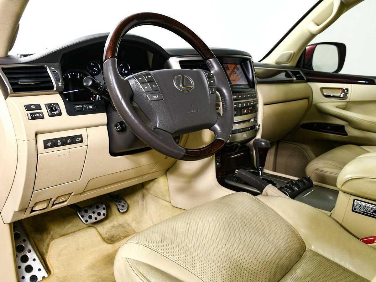 Lexus LX с пробегом — 2014 год. Фото: #12