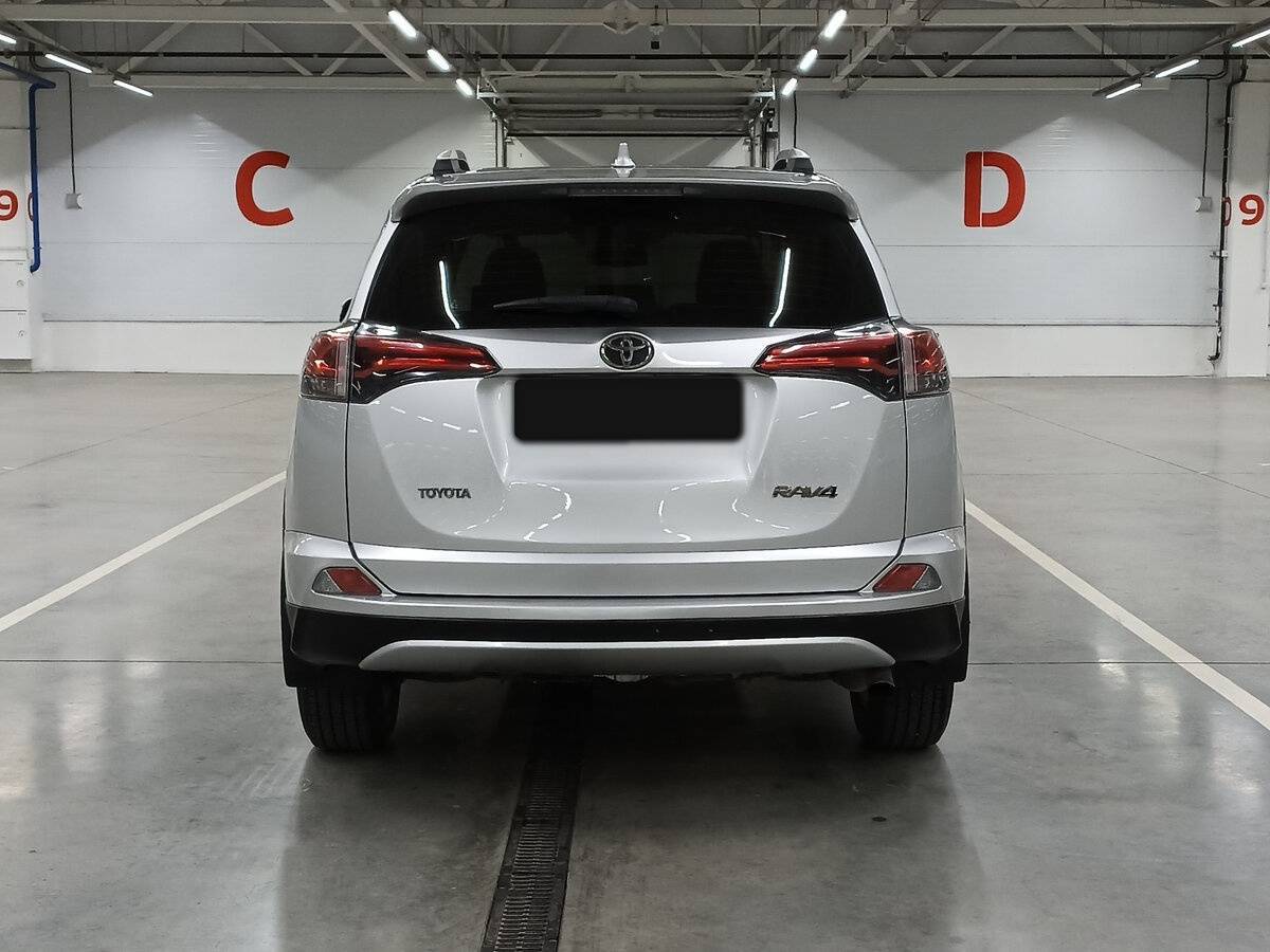 Toyota RAV4 с пробегом — 2019 год. Фото: #5