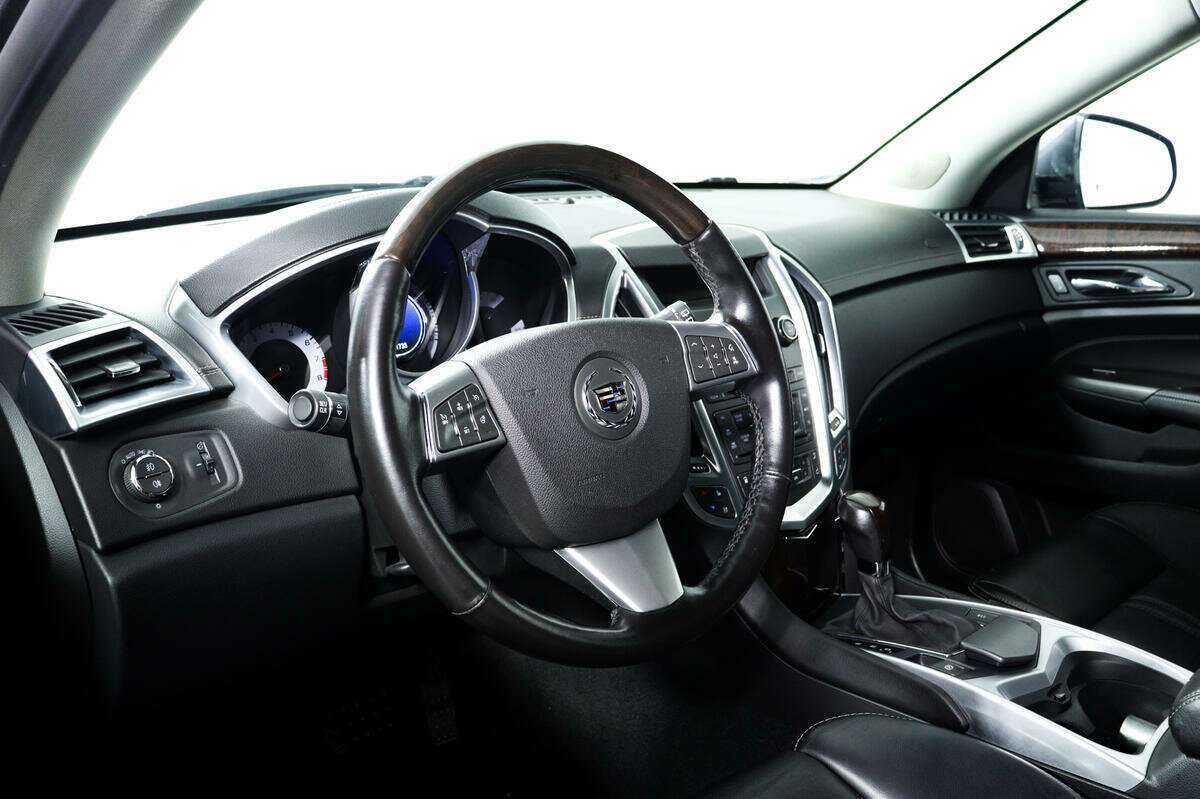 Cadillac SRX с пробегом — 2012 год. Фото: #12