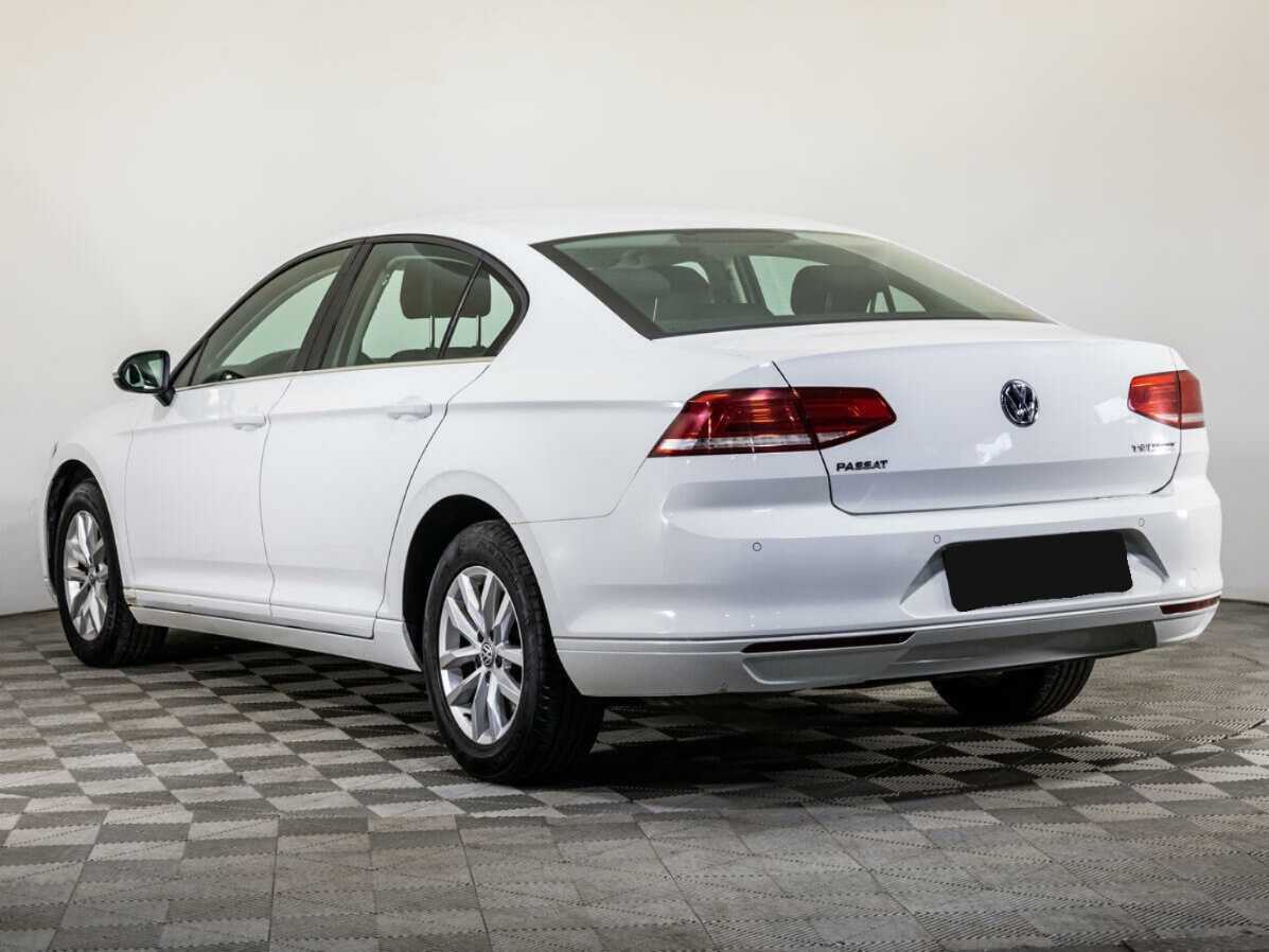 Volkswagen Passat с пробегом — 2016 год. Фото: #5
