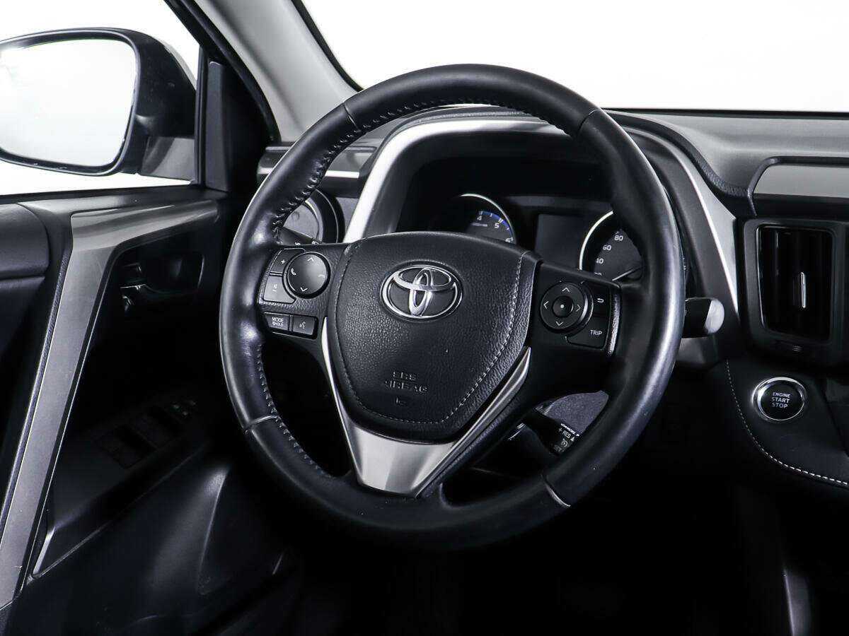 Toyota RAV4 с пробегом — 2017 год. Фото: #14
