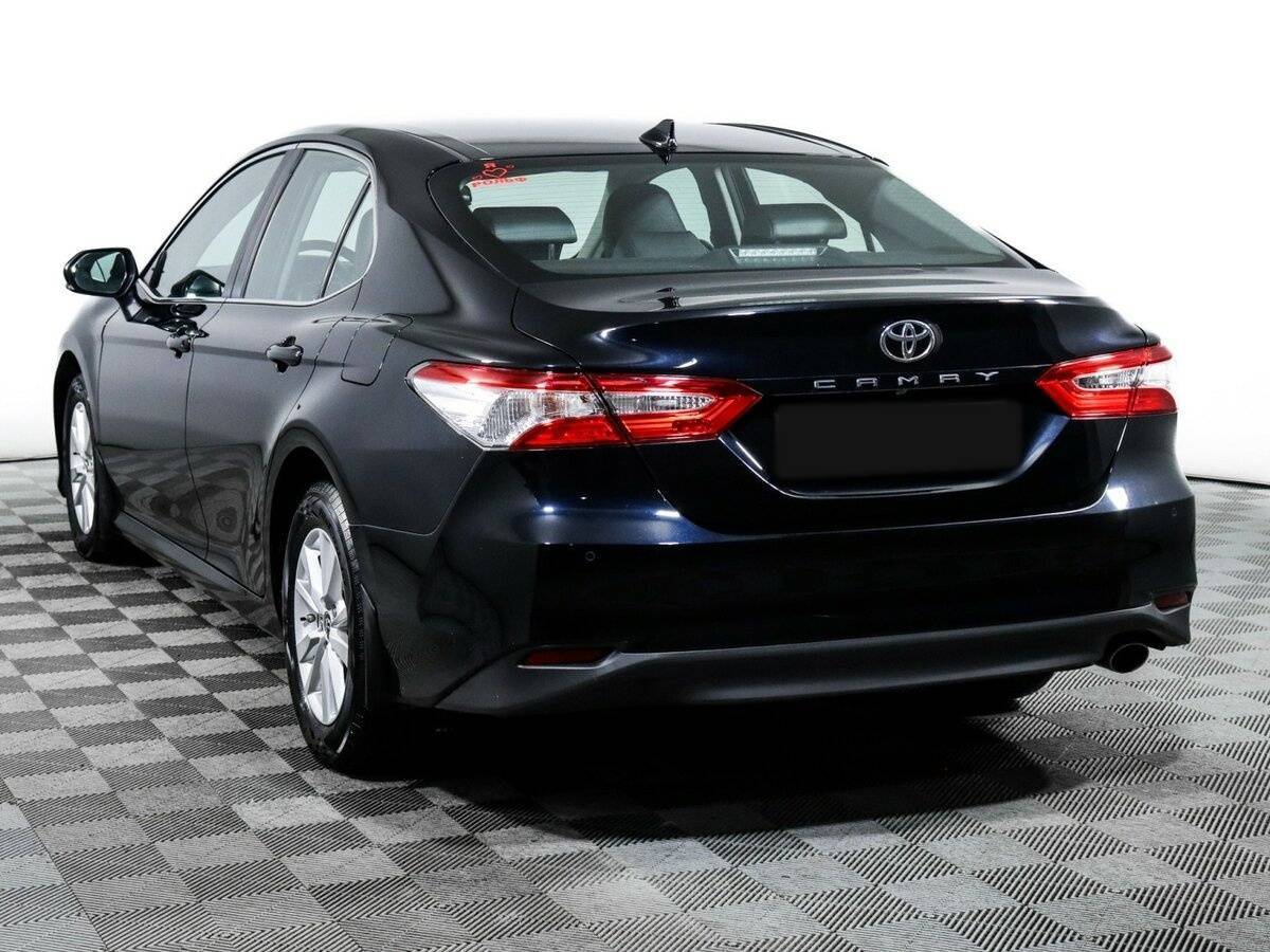 Toyota Camry с пробегом — 2019 год. Фото: #5